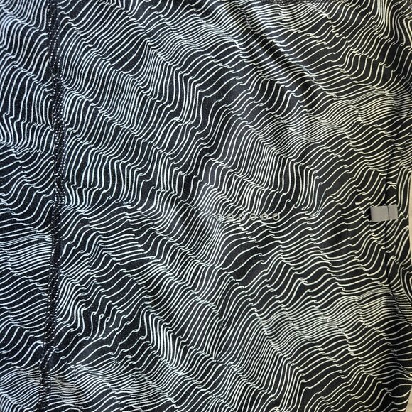 Nike Running Women's Dri-Fit Long-Sleeve Running Shirt Sz XS - Picture 7 of 9